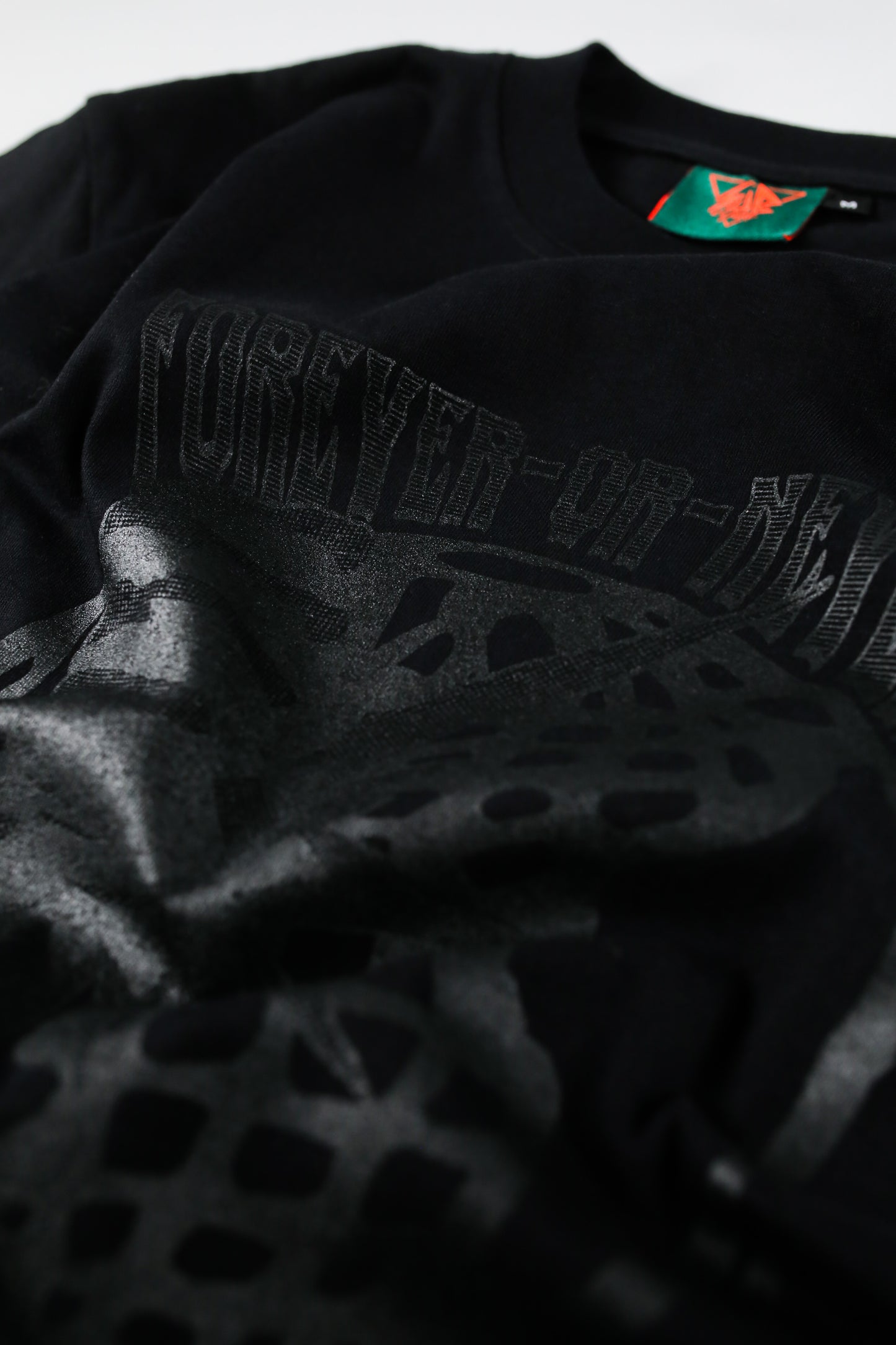"FOREVER OR NEVER" SHORT SLEEVE T-SHIRT