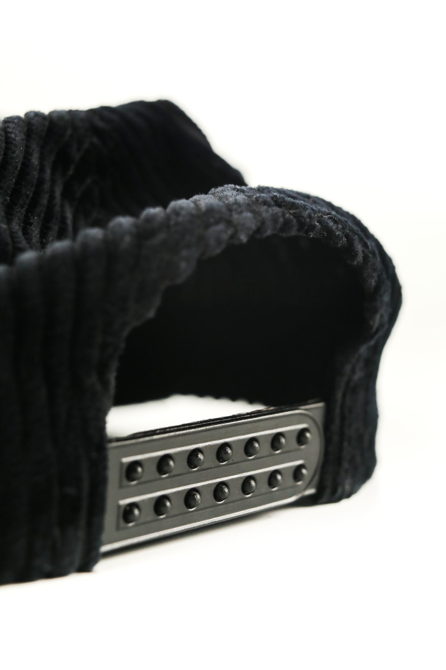 "TAGGIN'" 5 PANEL CORD CAP BLACK