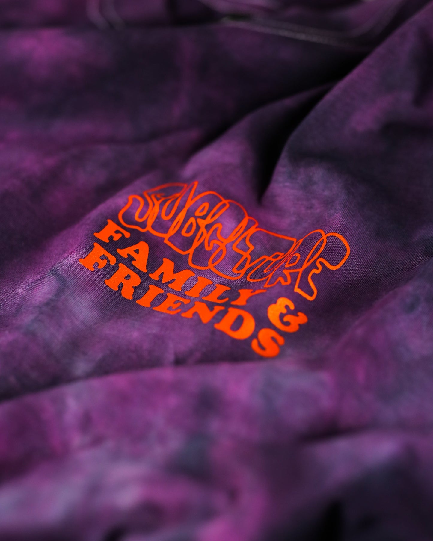 "FAMILY & FRIENDS" TIE-DYE SHORT SLEEVE T-SHIRT